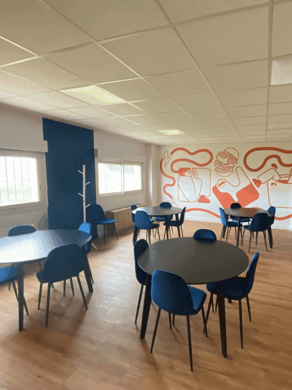 Salle de réunion dans les locaux Inoserv – ingénierie & coordination projet